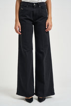 Jeans donna flare D-Akemi 1978 in denim nero A03624 09N89 DIESEL 