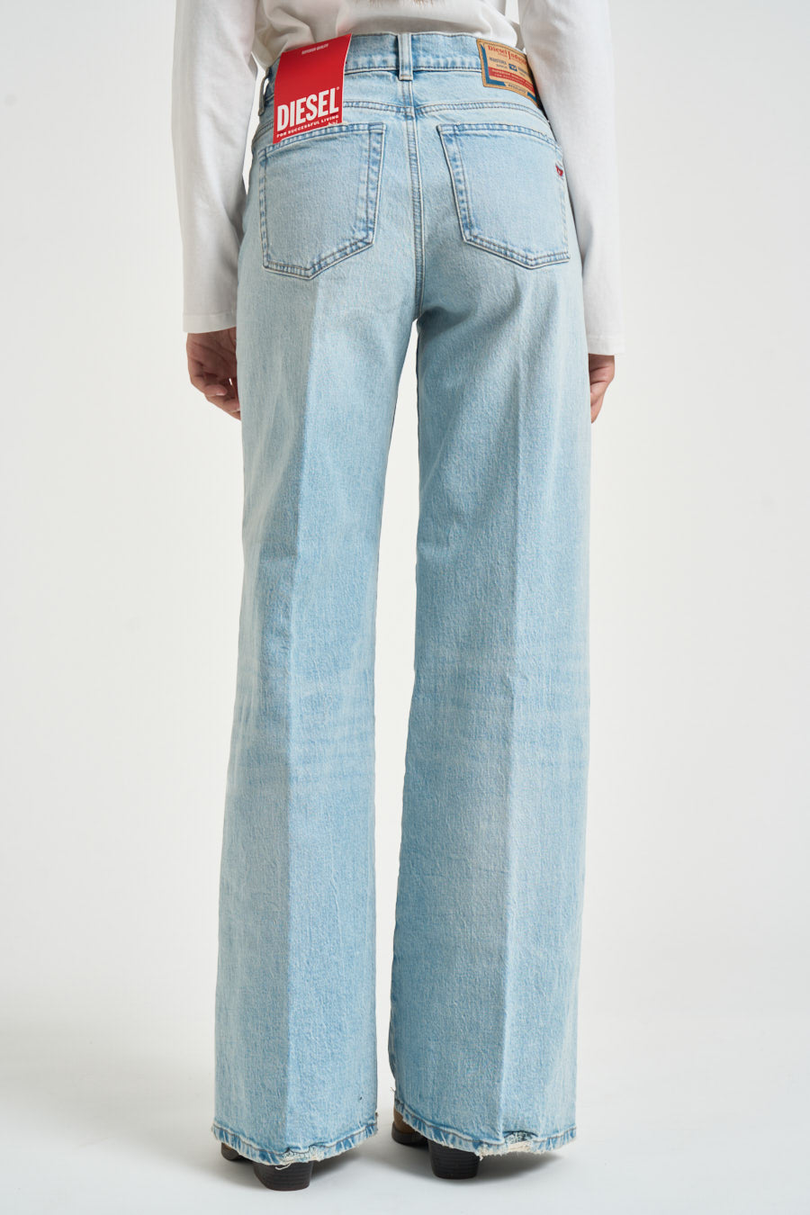 Jeans donna flare D-Akemi 1978 in denim chiaro A03624 0KBBX DIESEL 