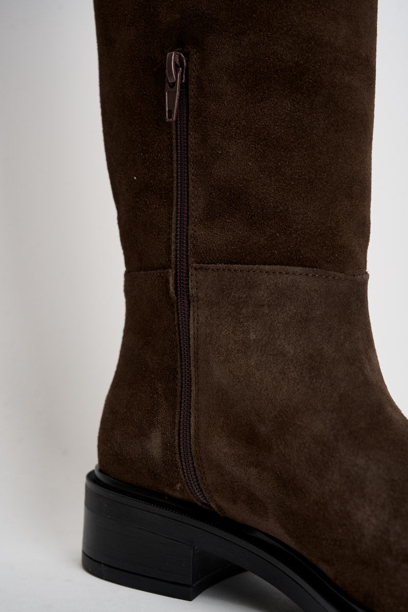Stivali donna in suede marrone scuro DF308SCU MORO DIVINE FOLLIE 