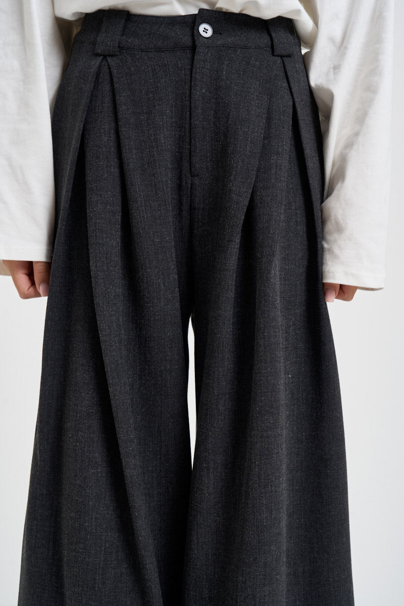Pantaloni donna sartoriali ampi con pinces grigio antracite 0194 GRIGIO ELEH 