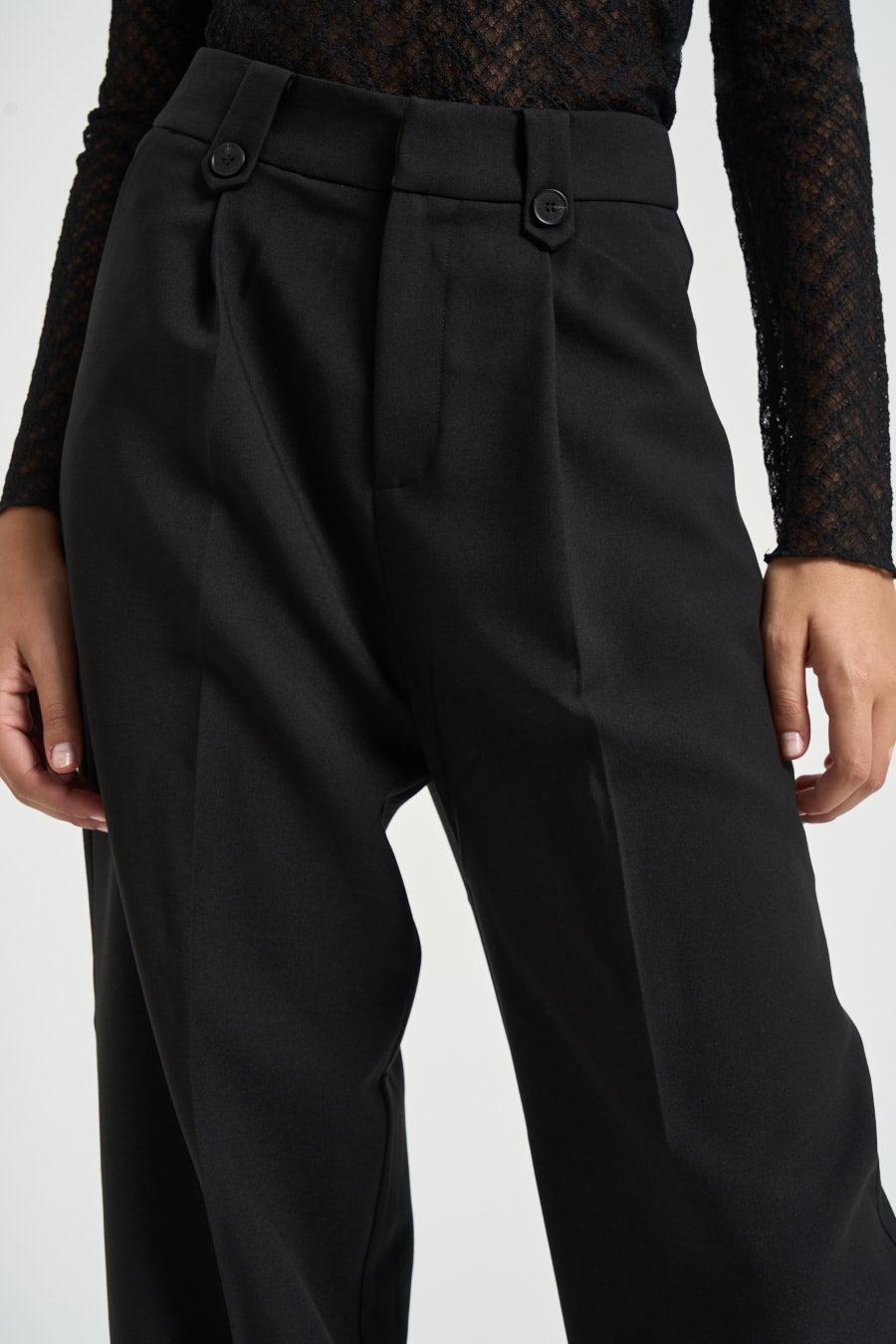 Pantalone donna con pinces e bottoni nero NILAY NOIR GRACE AND MILA 