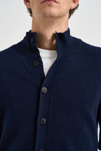 Cardigan uomo in maglia con bottoni blu notte UGF4087 BLU GRIFFAI 