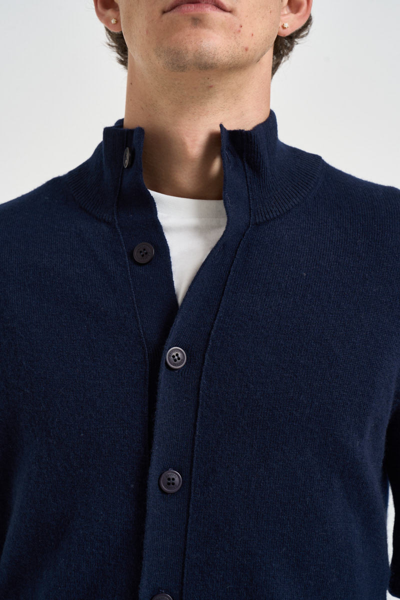 Cardigan uomo in maglia con bottoni blu notte UGF4087 BLU GRIFFAI 