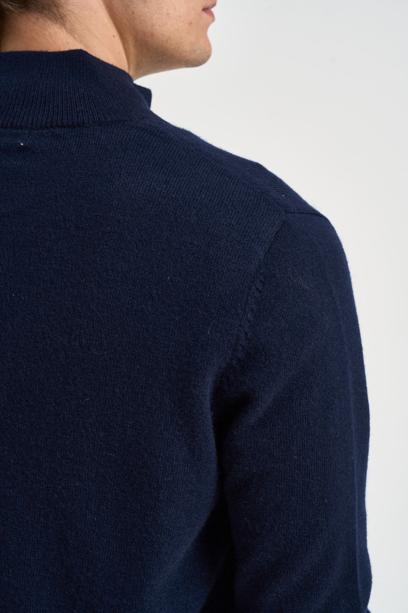 Cardigan uomo in maglia con bottoni blu notte UGF4087 BLU GRIFFAI 