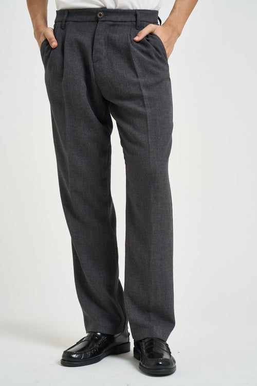 Pantalone uomo con pinces grigio antracite - 2