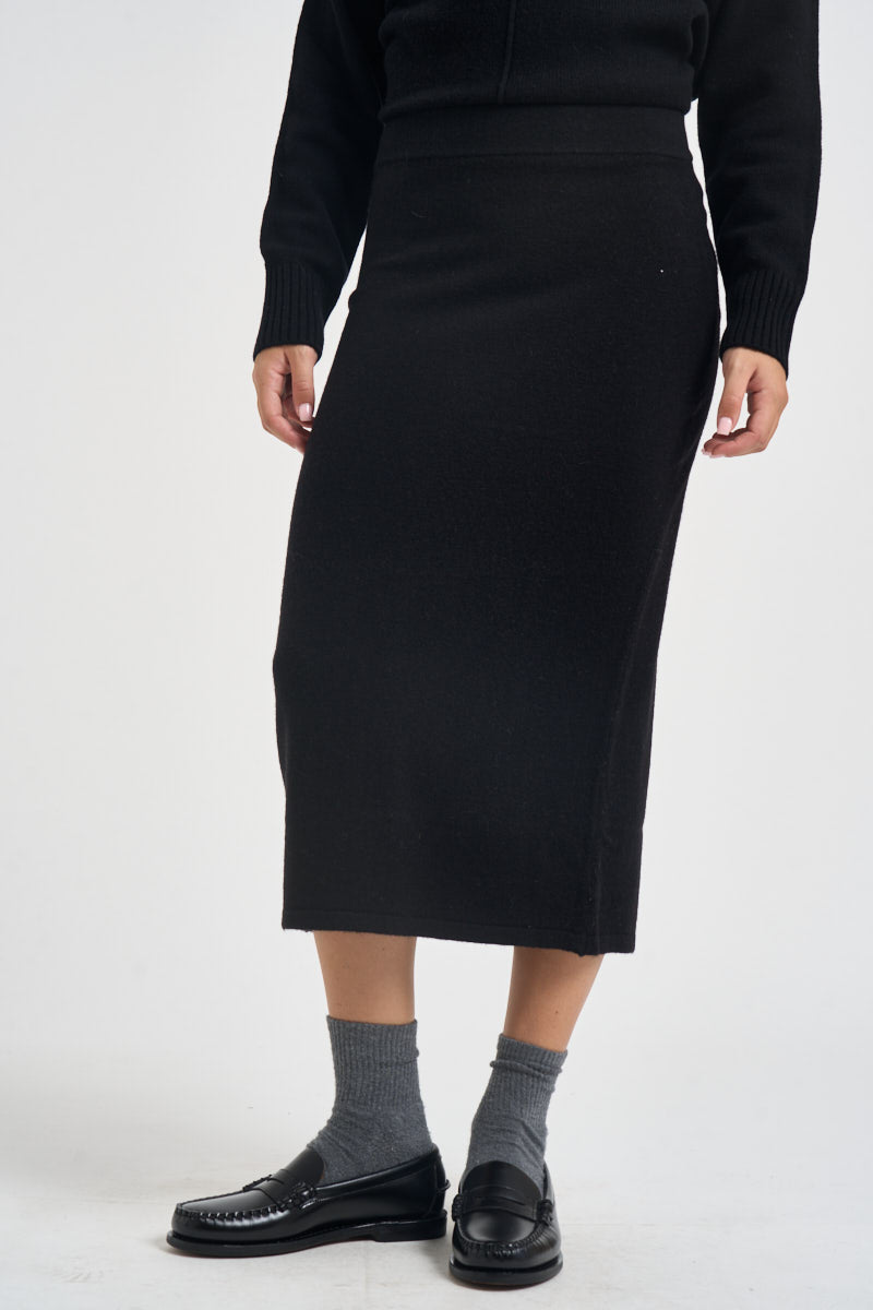 Gonna donna in maglia nera SIKT031 0001 KAOS 