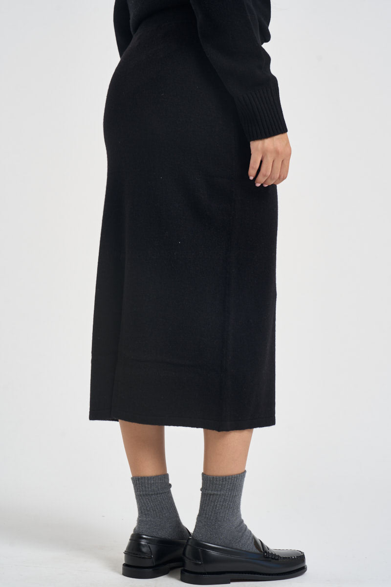 Gonna donna in maglia nera SIKT031 0001 KAOS 