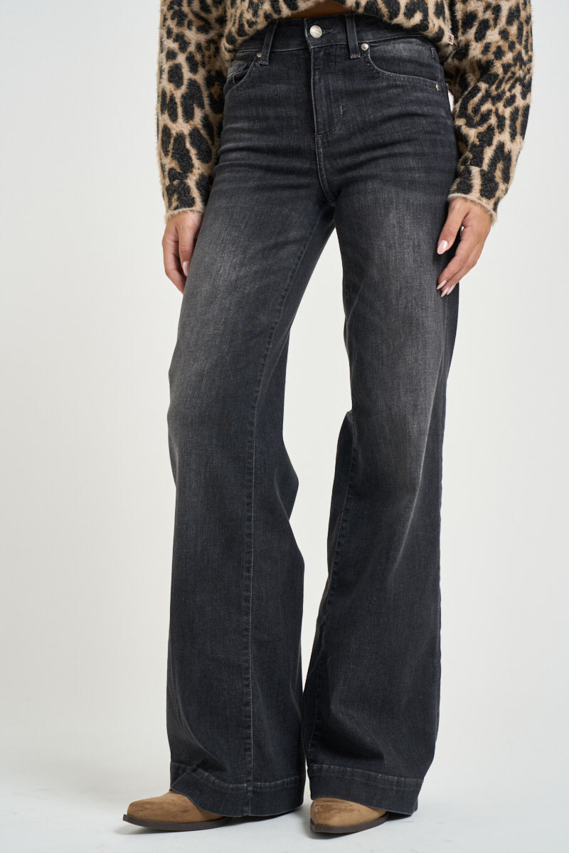 Jeans donna gamba ampia nero slavato UF6068 DS0818L504 LIU JO 