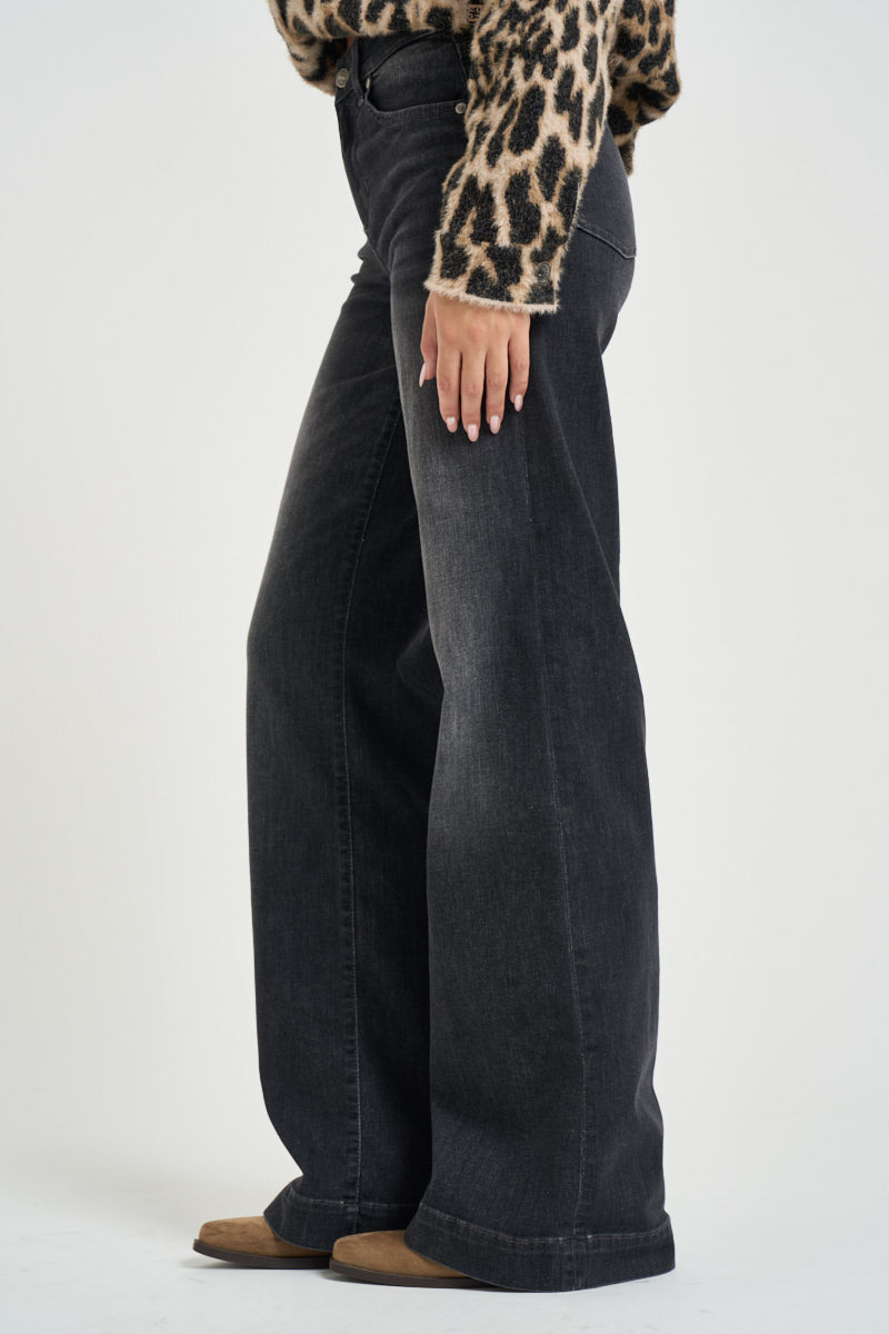 Jeans donna gamba ampia nero slavato UF6068 DS0818L504 LIU JO 