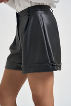 Shorts donna in ecopelle neri 1076 NERO LOKITA MILANO 