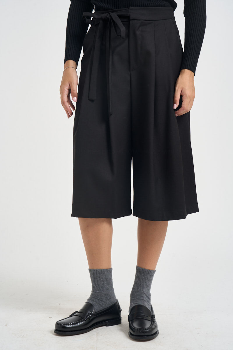 Bermuda donna sartoriale nero 714 NERO LOKITA MILANO 
