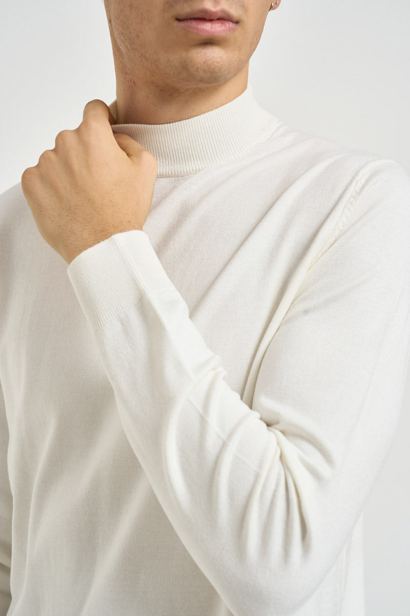 Maglia uomo dolcevita a mezzo collo bianca MK20012 LATTE MARKUP 
