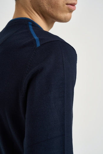 Maglia uomo girocollo con toppe blu - 5