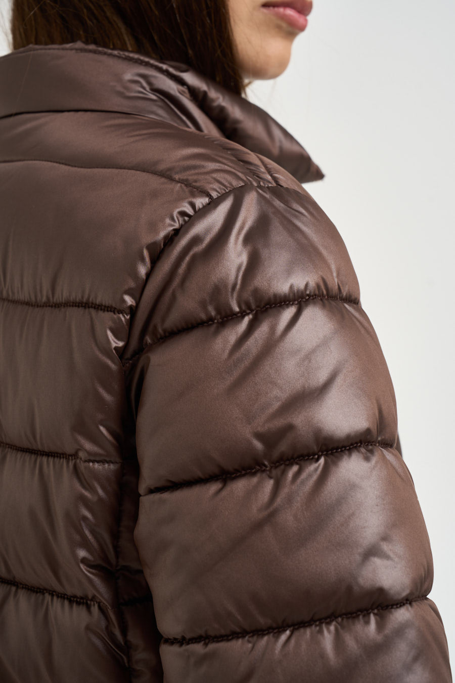 Piumino donna corto moro MW2640015 CACAO MARKUP 