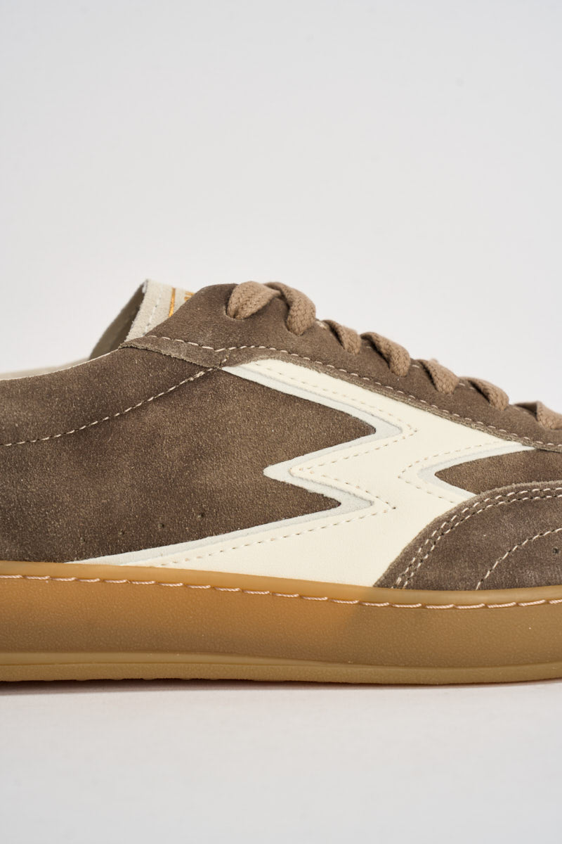 Sneakers uomo basse in pelle scamosciata tortora CL072 TAUPE MOACONCEPT 
