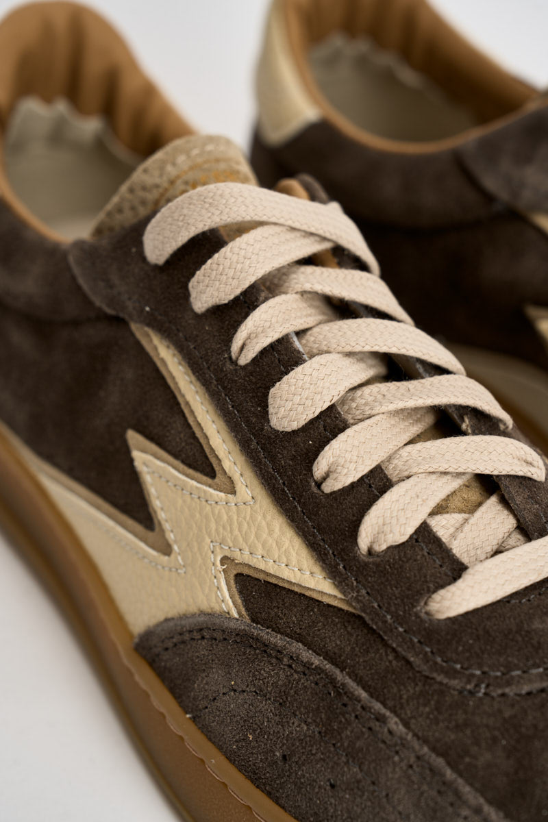 Sneakers uomo basse in pelle scamosciata marroni CL178 TAUPE MOACONCEPT 