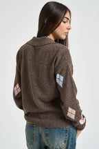 Polo donna in maglia a rombi marrone D82468 MORO MOTEL 