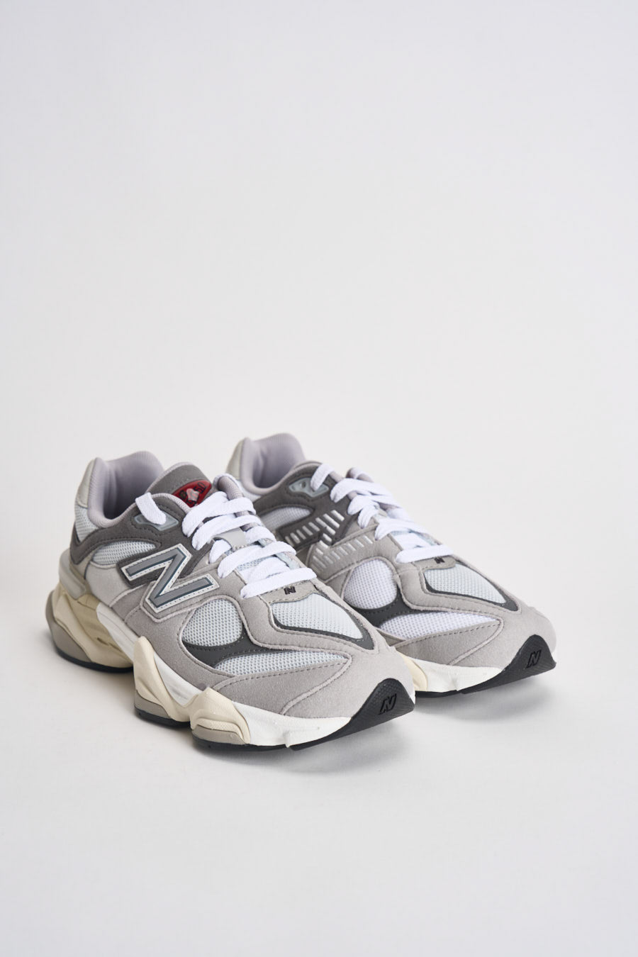 Sneakers donna 9060 grigia e bianca GC9060 GY NEW BALANCE 