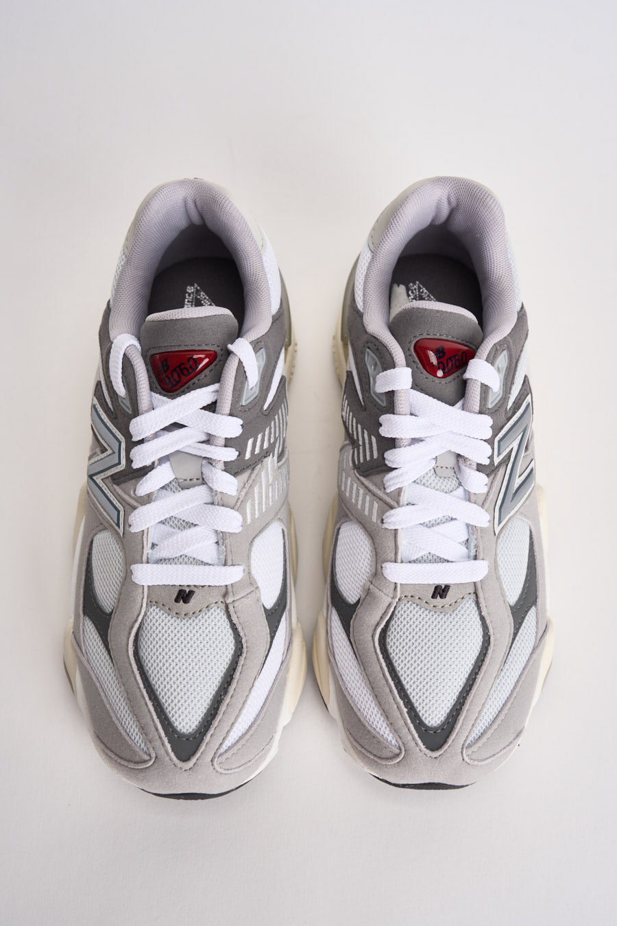 Sneakers donna 9060 grigia e bianca GC9060 GY NEW BALANCE 