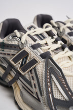 Sneakers uomo 1906A panna e grigio M1906 AD NEW BALANCE 