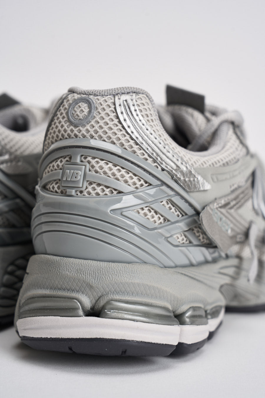 Sneakers uomo 1906R grigio e argento M1906 AG NEW BALANCE 