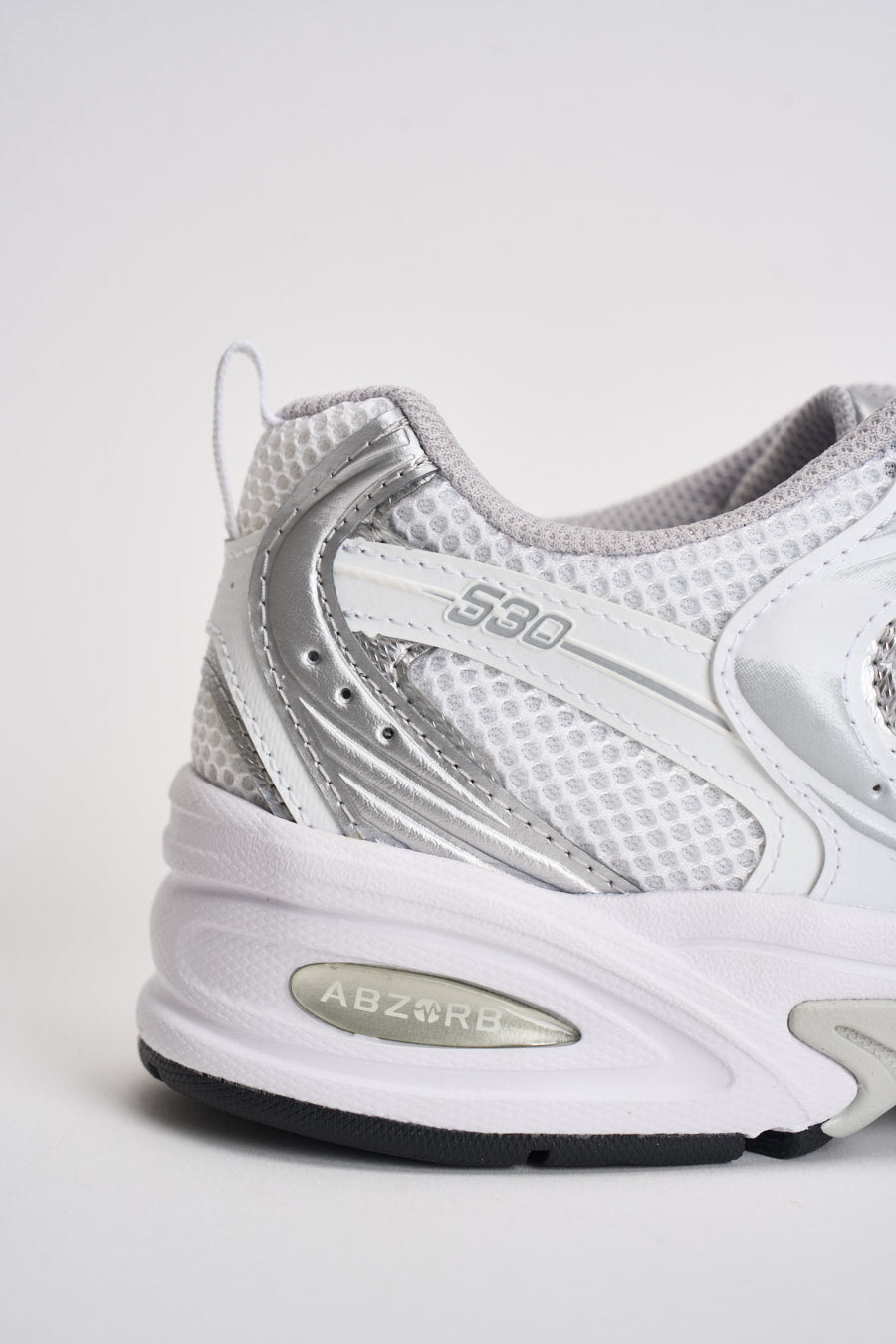 Sneakers donna 530 bianche e argento NBMR530 EMA NEW BALANCE 