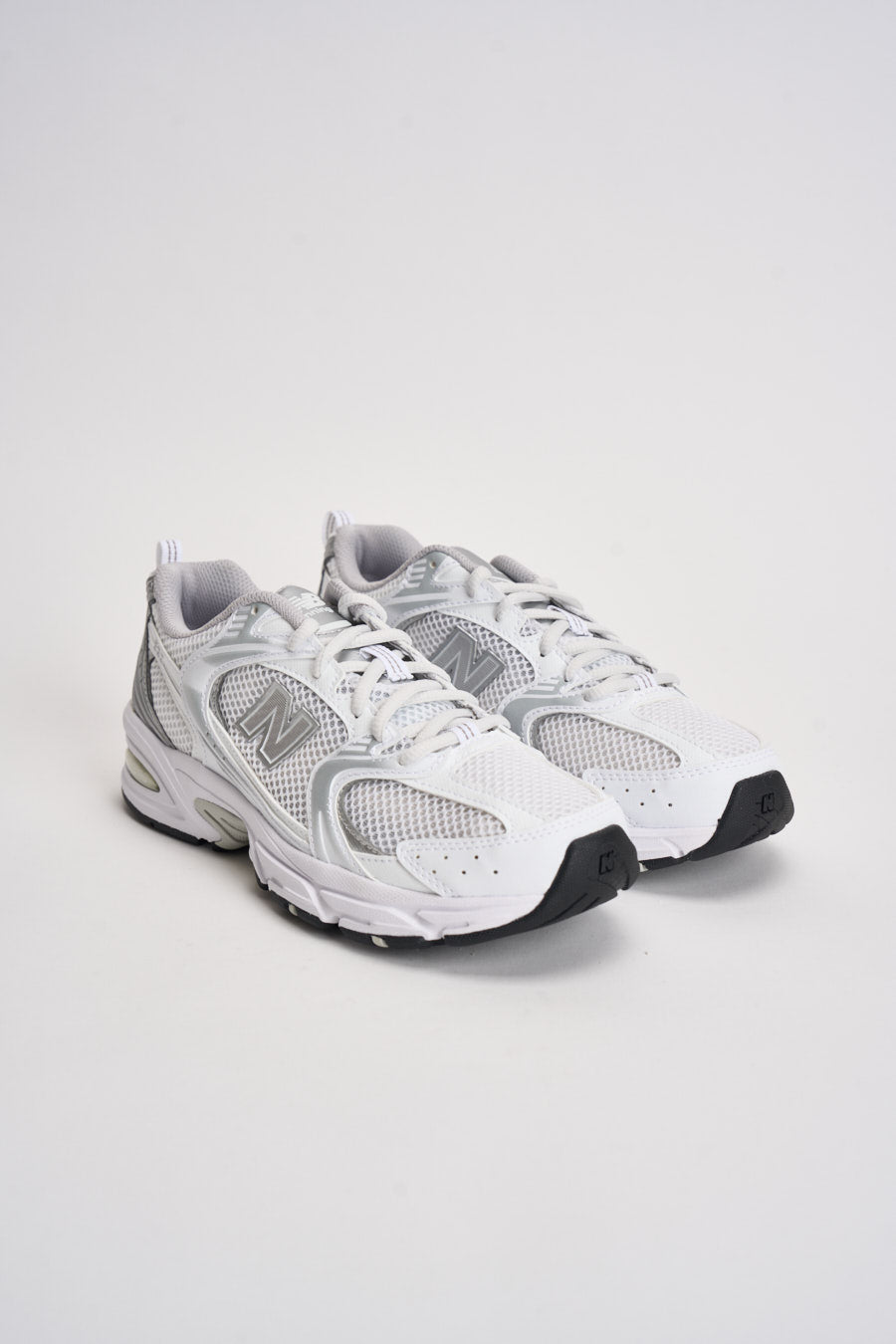 Sneakers donna 530 bianche e argento NBMR530 EMA NEW BALANCE 