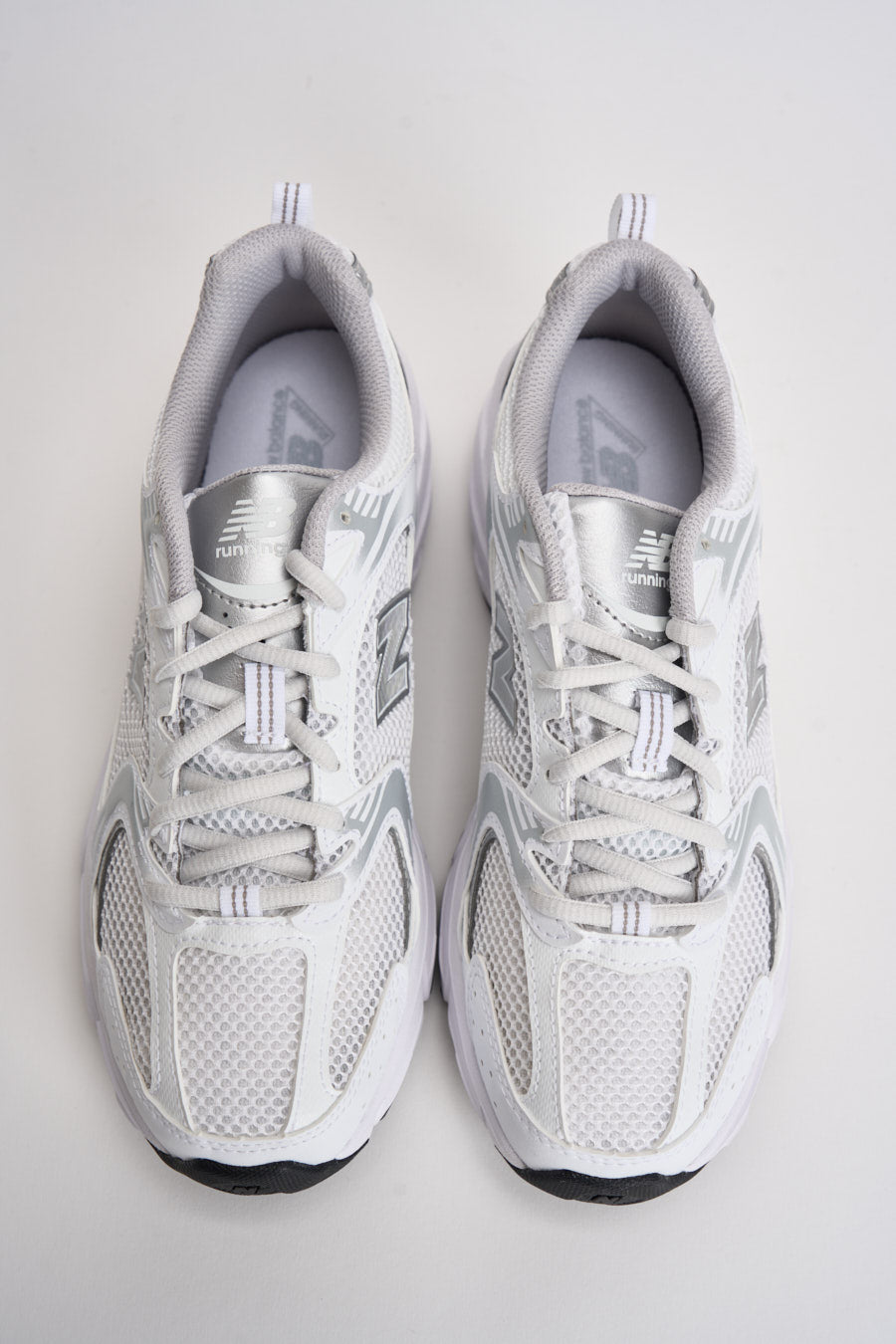 Sneakers donna 530 bianche e argento NBMR530 EMA NEW BALANCE 