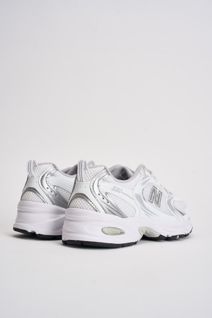 Sneakers donna 530 bianche e argento NBMR530 EMA NEW BALANCE 