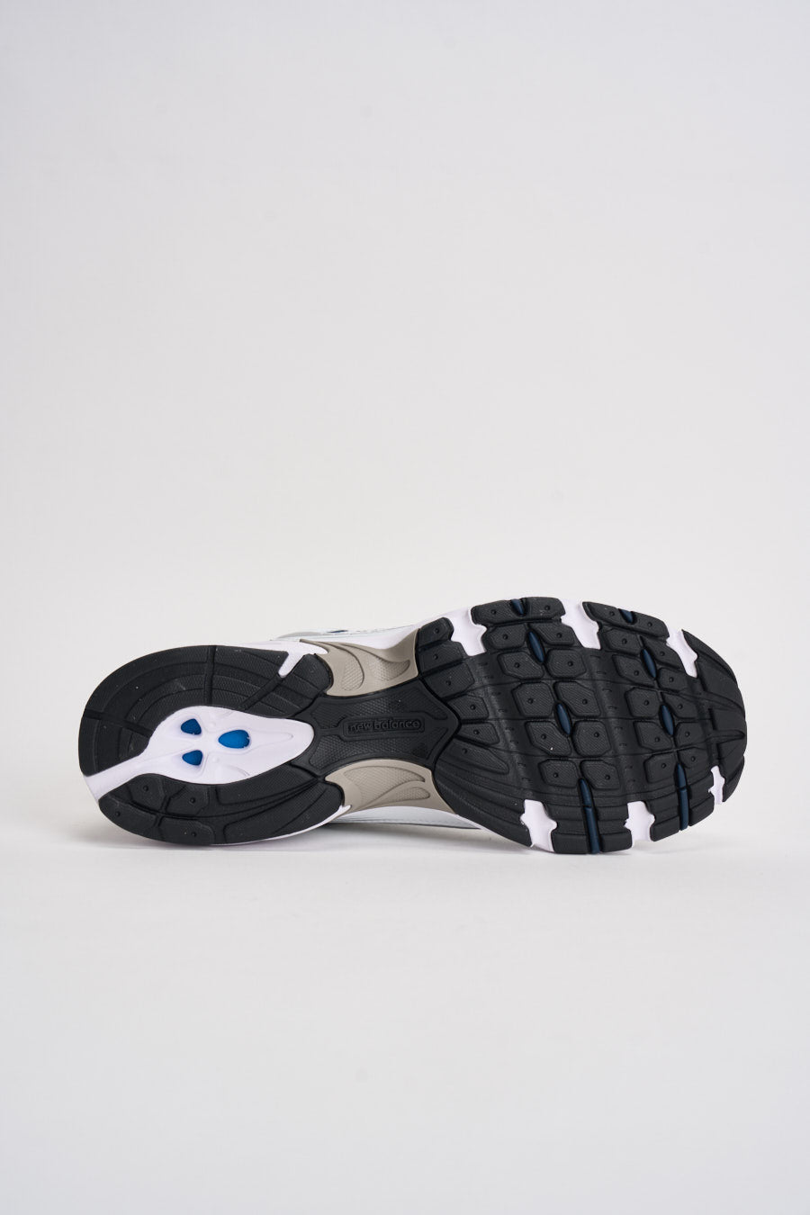 Sneakers uomo 530 bianche e blu NBMR530. SG NEW BALANCE 