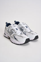 Sneakers uomo 530 bianche e blu NBMR530. SG NEW BALANCE 