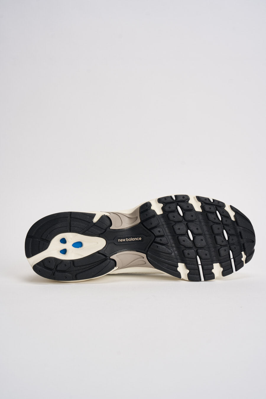 Sneakers uomo 530 bianche e tortora U530. CSB NEW BALANCE 