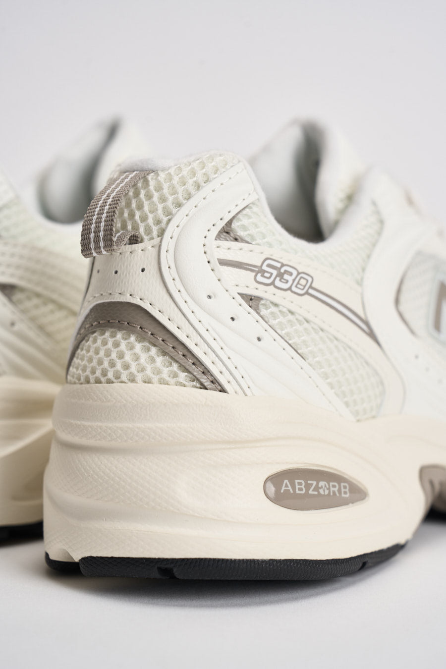 Sneakers donna 530 bianche e tortora U530 CSB NEW BALANCE 