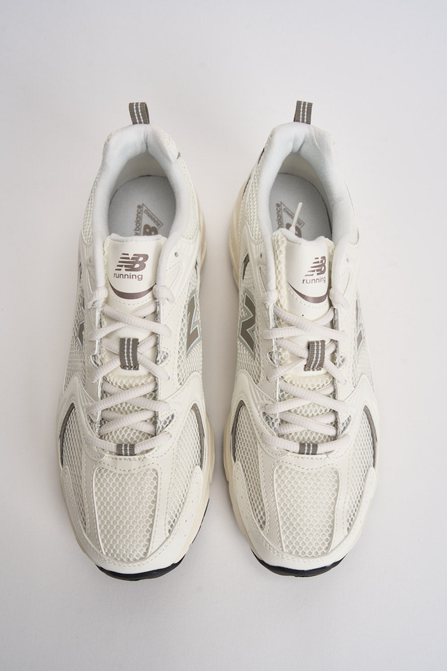 Sneakers uomo 530 bianche e tortora U530. CSB NEW BALANCE 