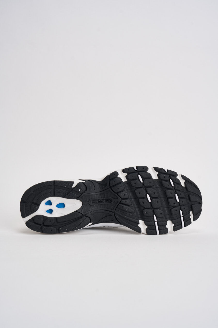 Sneakers uomo 530 bianche e nere U530. KLB NEW BALANCE 