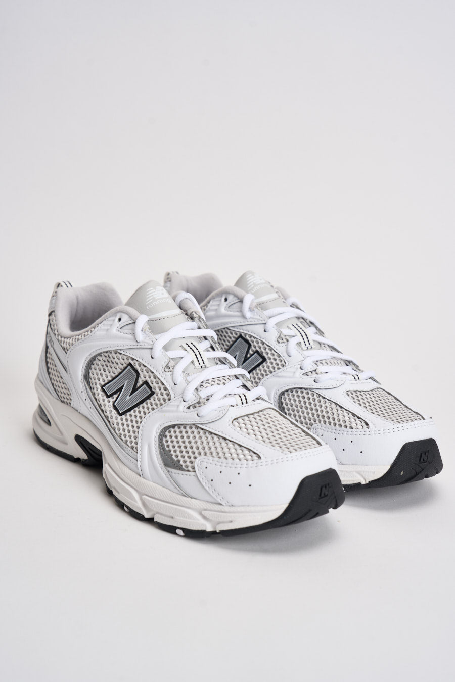 Sneakers uomo 530 bianche e nere U530. KLB NEW BALANCE 