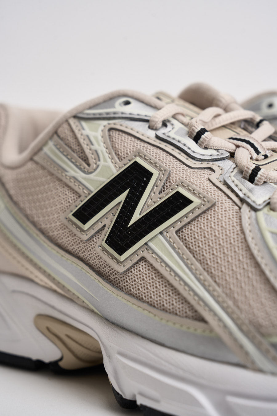 Sneakers uomo 740 beige U740. 6KY NEW BALANCE 