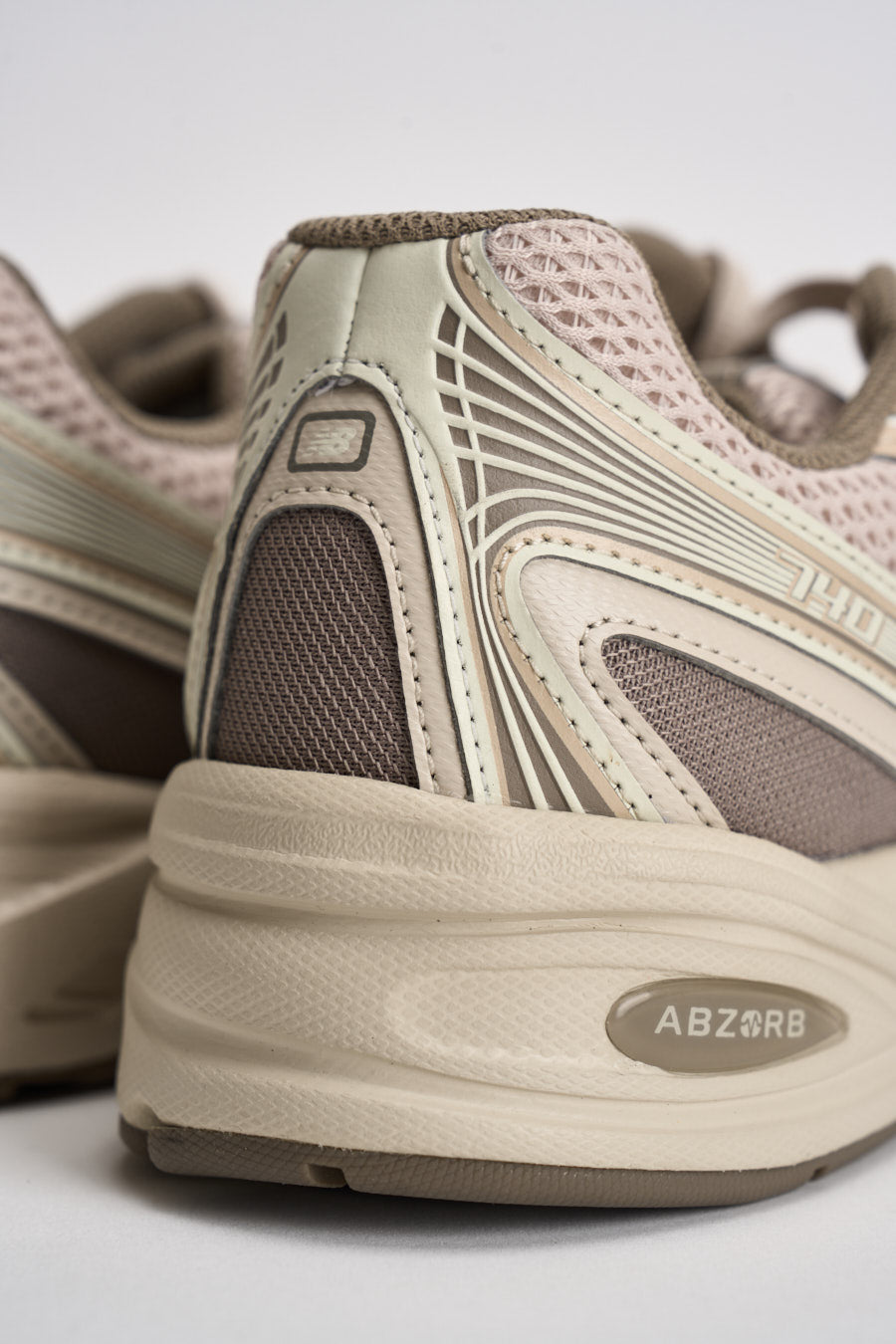 Sneakers uomo 740 beige e fango U740. AS2 NEW BALANCE 