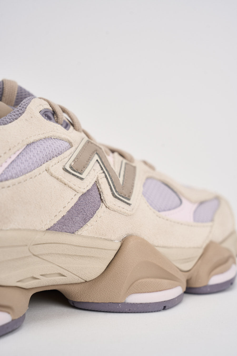 Sneakers donna 9060 lilla e panna U9060 152 NEW BALANCE 