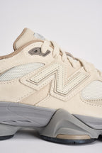 Sneakers uomo beige e grigio U9060. 16Y NEW BALANCE 