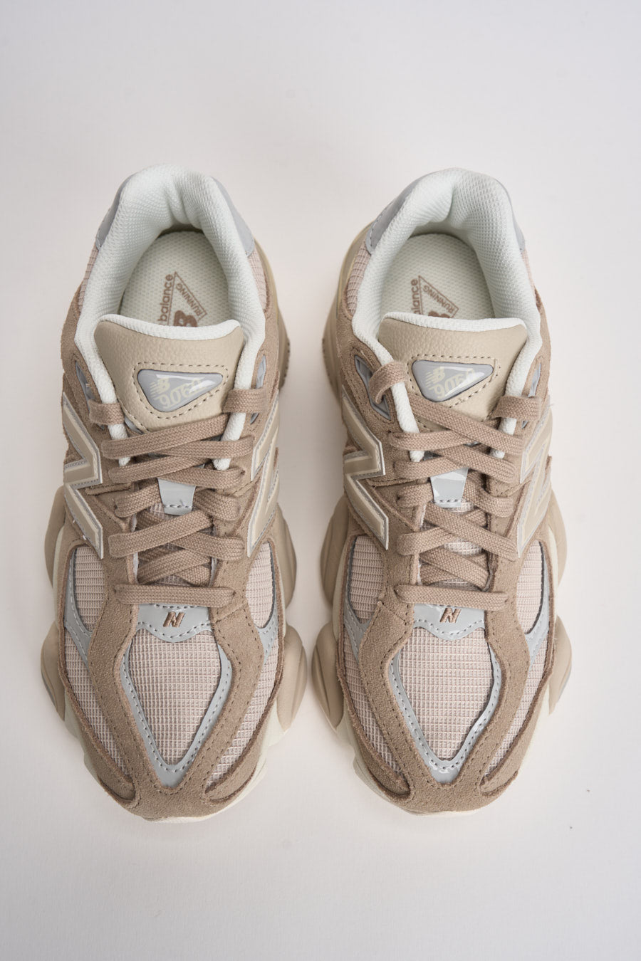 Sneakers donna 9060 beige e panna U9060 8AP NEW BALANCE 