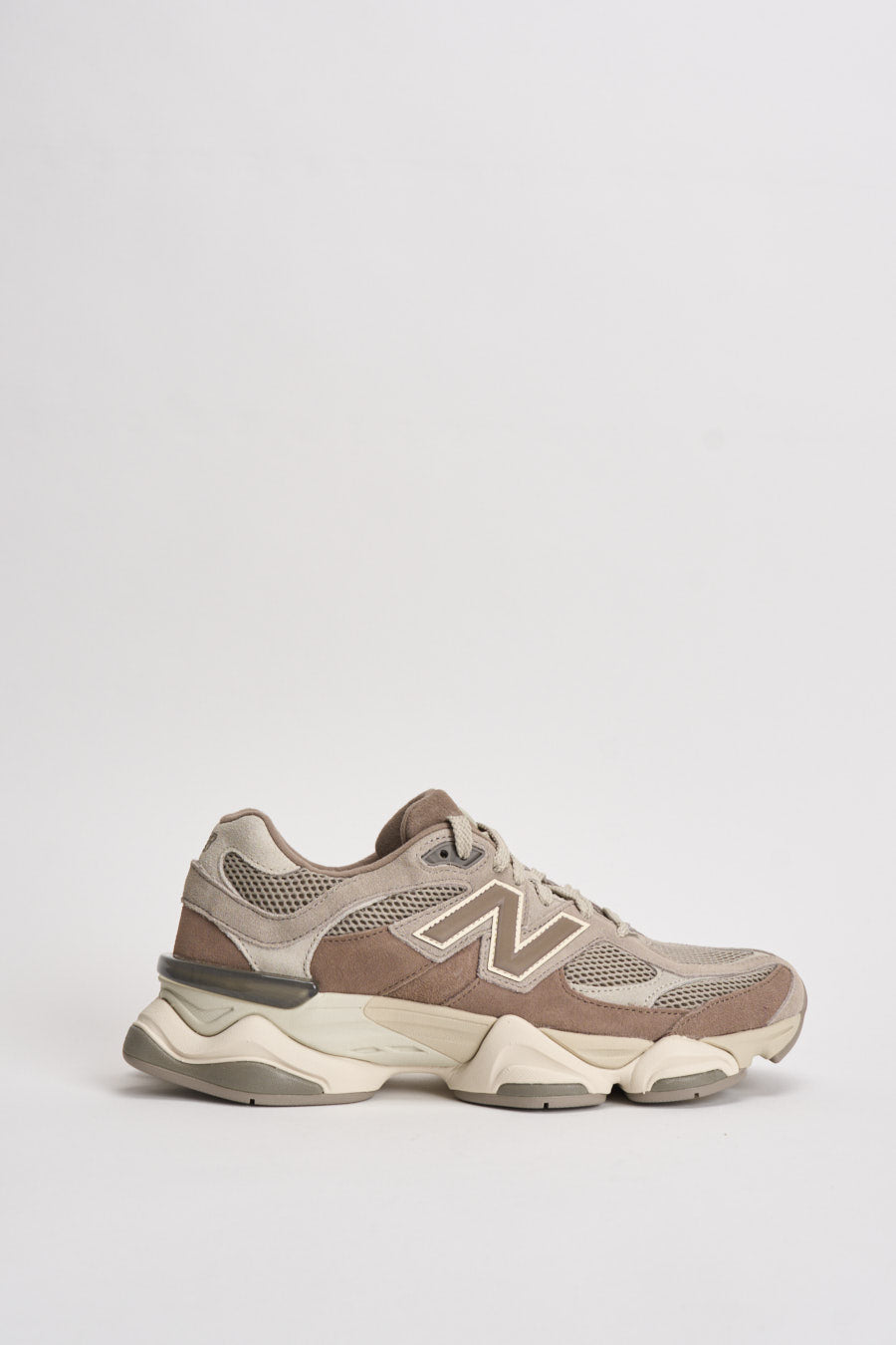 Sneakers uomo 9060 marrone e tortora U9060. ERC NEW BALANCE 