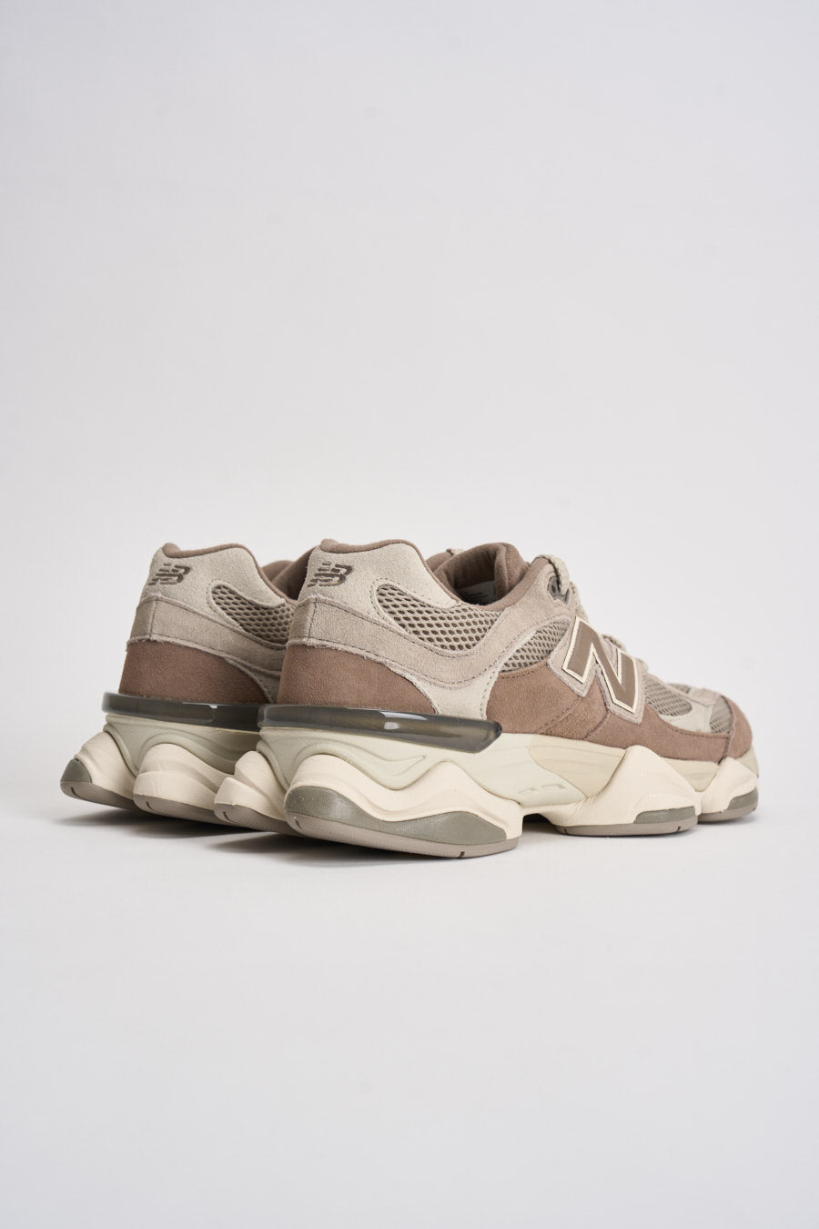 Sneakers uomo 9060 marrone e tortora U9060. ERC NEW BALANCE 