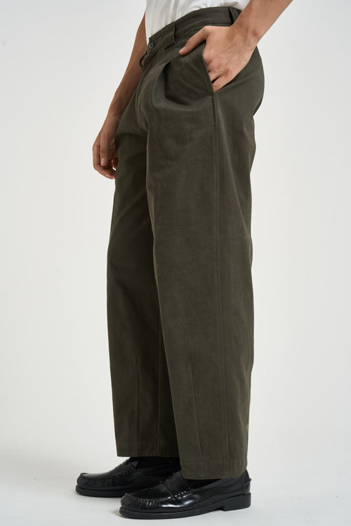 Pantalone uomo con pinces verde militare - 2