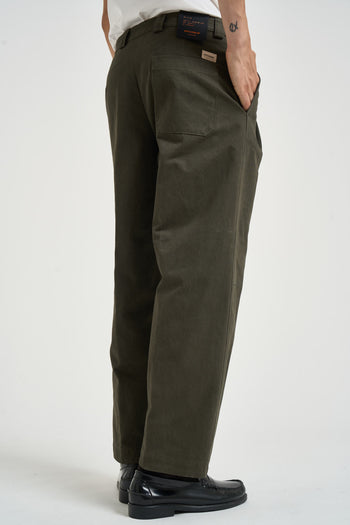 Pantalone uomo con pinces verde militare - 4