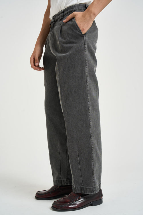 Pantalone uomo con pinces in denim grigio scuro - 2