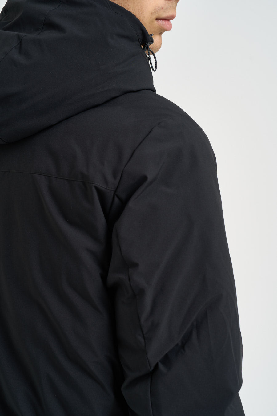 Giubbotto uomo con cappuccio nero M501C178 1749 OUTHERE 