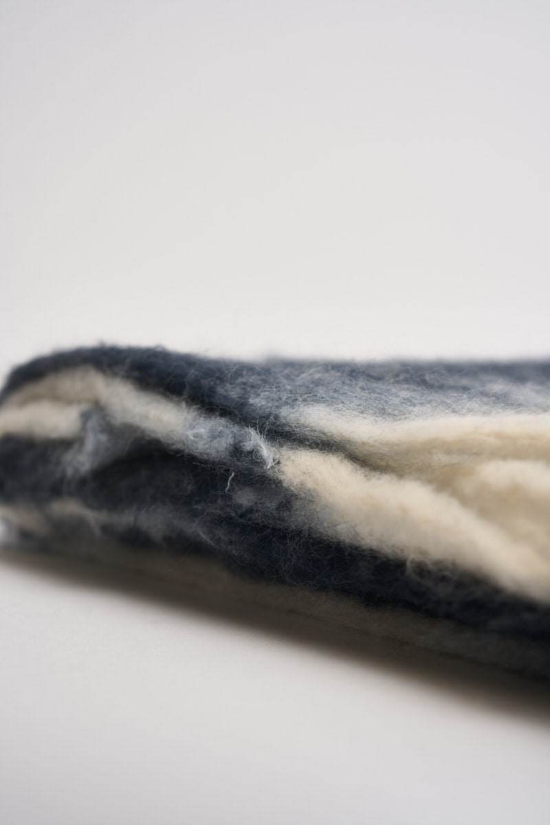 Sciarpa donna con frange blu notte e panna ERICA DARKNAVYBIRCH RINO & PELLE 