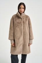 Cappotto donna midi in ecopelliccia beige PILAR MOCHALATTE RINO & PELLE 
