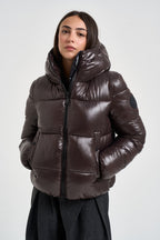 Piumino donna corto lucido cioccolato D31989W 40009 SAVE THE DUCK 